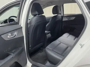 2021 Kia K3 с пробегом 140 064 км