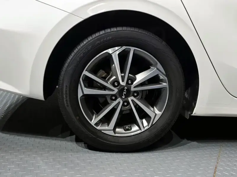2022 Kia K3 с пробегом 76 745 км