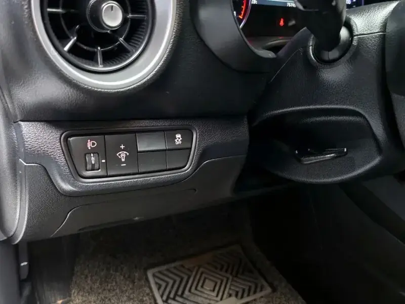 2022 Kia K3 с пробегом 76 745 км