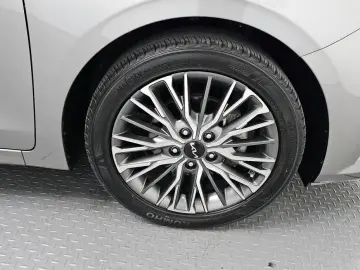 2021 Kia K3 с пробегом 76 881 км