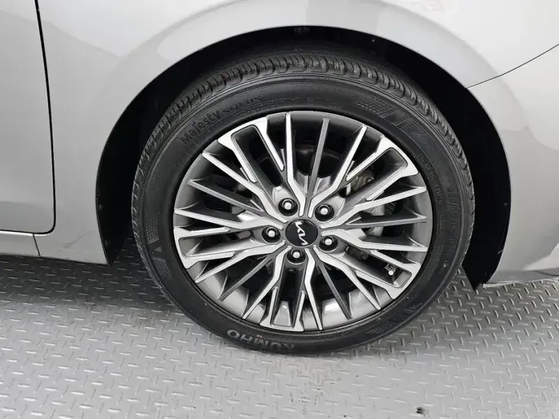 2021 Kia K3 с пробегом 76 881 км