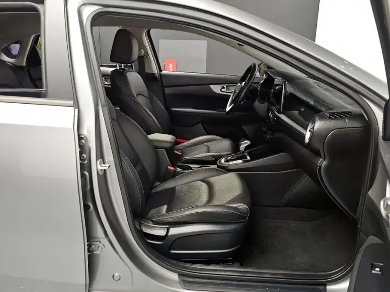 2021 Kia K3 с пробегом 76 881 км