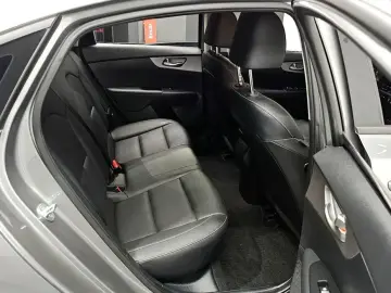 2021 Kia K3 с пробегом 76 881 км