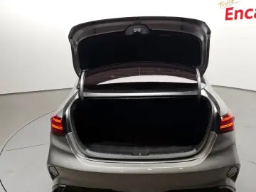 2021 Kia K3 с пробегом 76 881 км