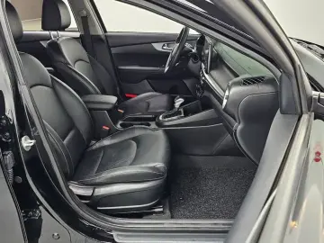 2022 Kia K3 с пробегом 35 495 км