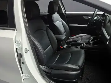 2021 Kia K3 с пробегом 57 540 км