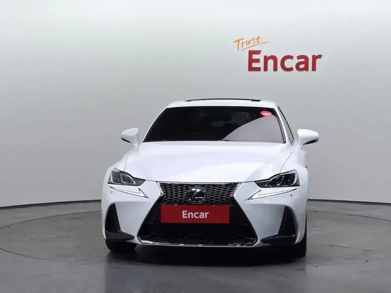 2019 Lexus IS с пробегом 101 037 км