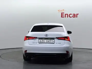 2019 Lexus IS с пробегом 101 037 км