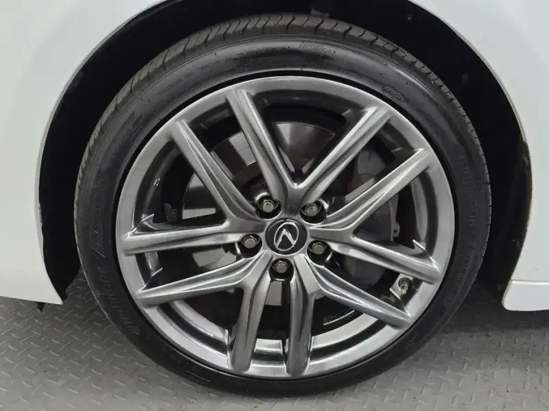 2019 Lexus IS с пробегом 101 037 км