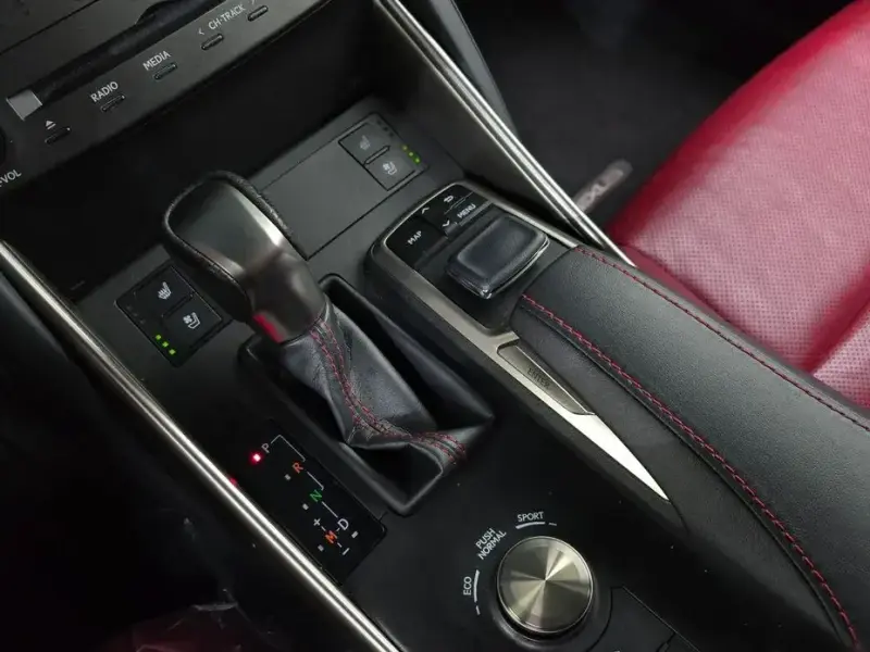 2019 Lexus IS с пробегом 101 037 км