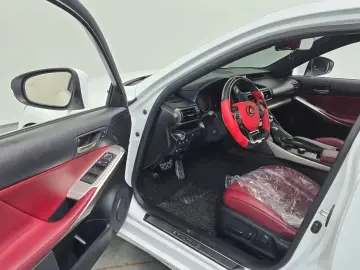 2019 Lexus IS с пробегом 101 037 км