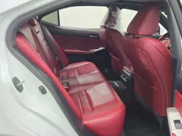 2019 Lexus IS с пробегом 101 037 км