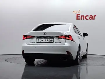 2019 Lexus IS с пробегом 137 785 км