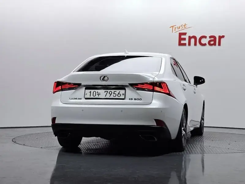 2019 Lexus IS с пробегом 137 785 км
