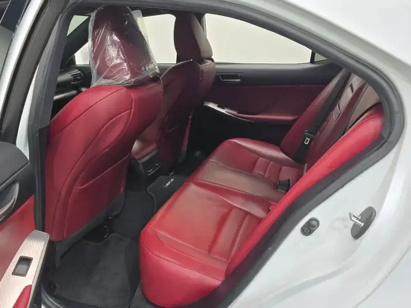 2019 Lexus IS с пробегом 101 037 км