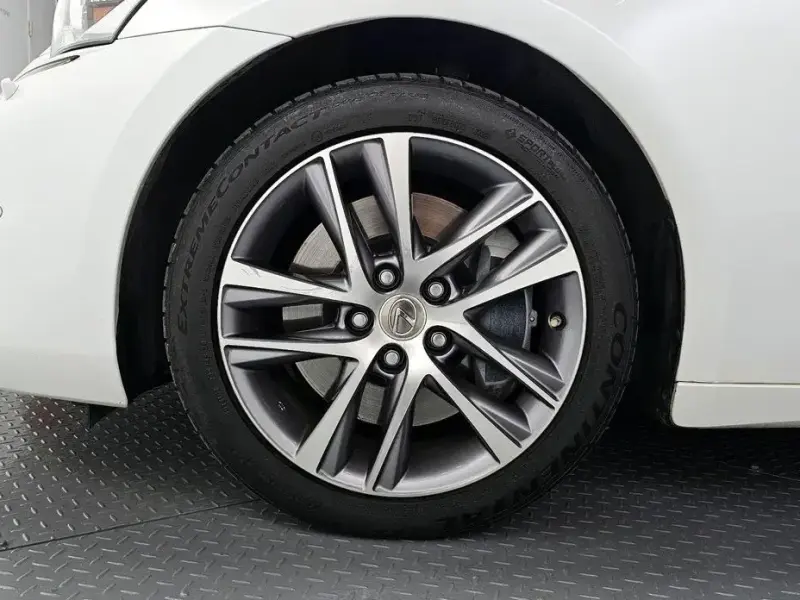 2019 Lexus IS с пробегом 137 785 км