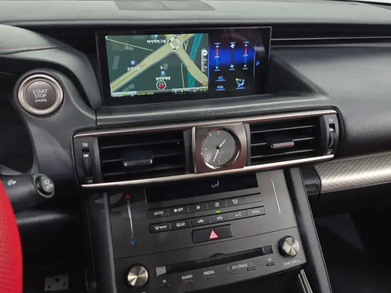 2019 Lexus IS с пробегом 101 037 км