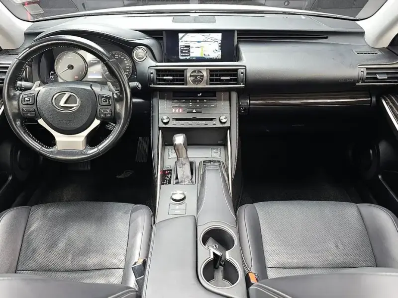 2019 Lexus IS с пробегом 137 785 км