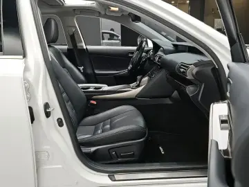 2019 Lexus IS с пробегом 137 785 км