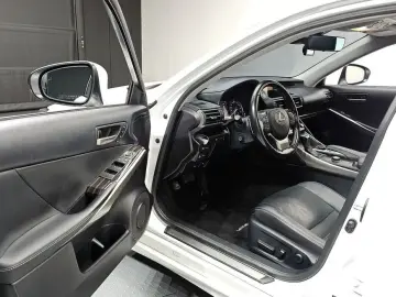 2019 Lexus IS с пробегом 137 785 км