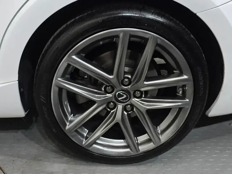 2019 Lexus IS с пробегом 101 037 км