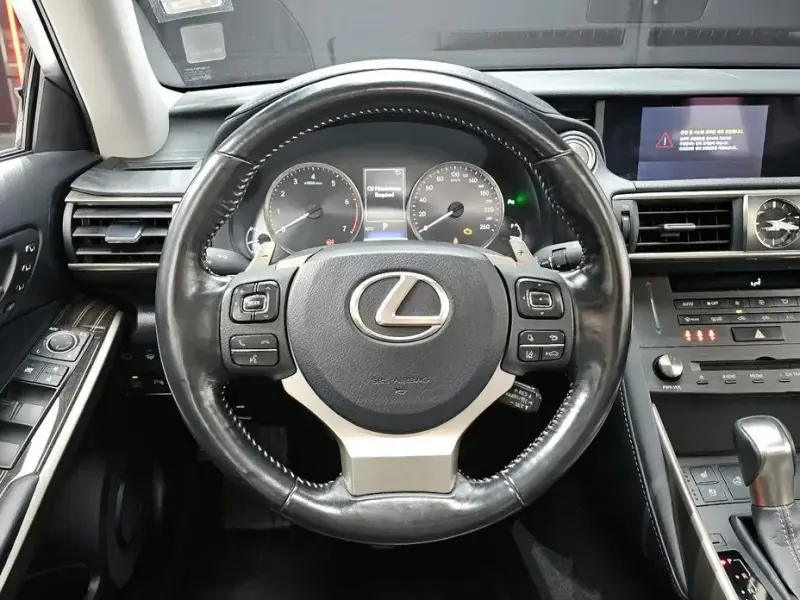 2019 Lexus IS с пробегом 137 785 км