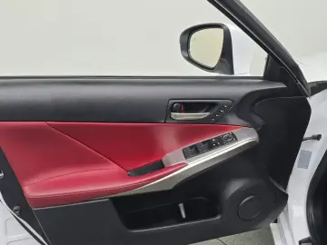 2019 Lexus IS с пробегом 101 037 км