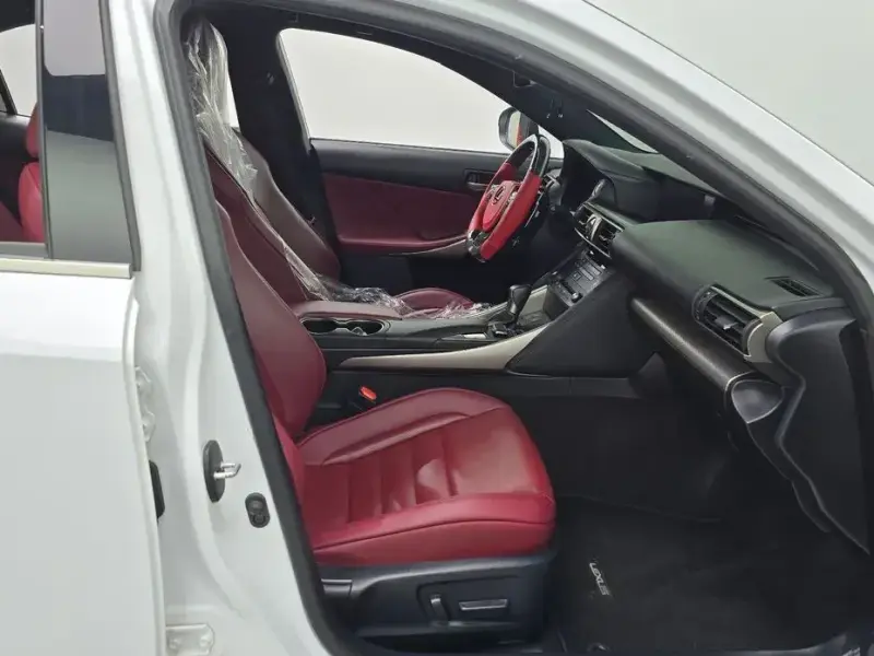 2019 Lexus IS с пробегом 101 037 км
