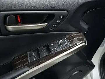 2019 Lexus IS с пробегом 137 785 км