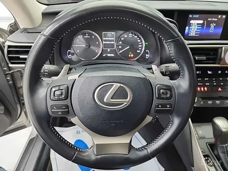 2018 Lexus IS с пробегом 92 396 км