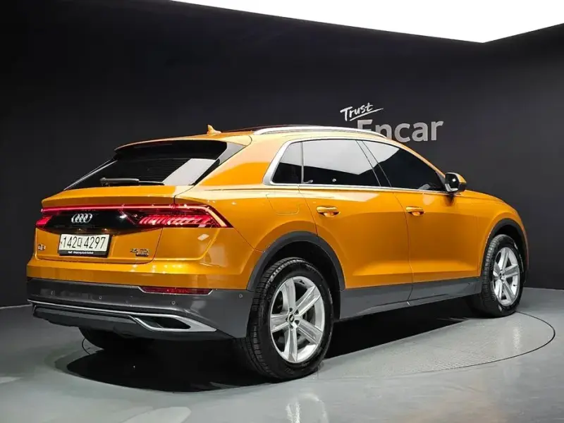 2021 Audi Q8 с пробегом 56 145 км