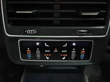 2021 Audi Q8 с пробегом 56 145 км