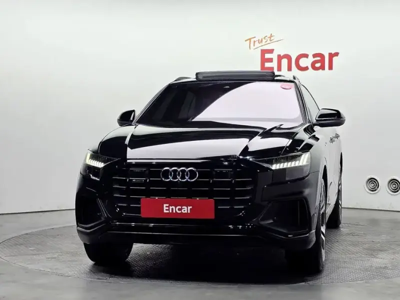 2023 Audi Q8 с пробегом 25 079 км