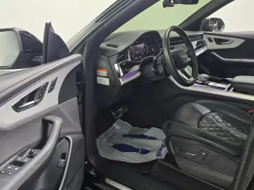 2023 Audi Q8 с пробегом 25 079 км
