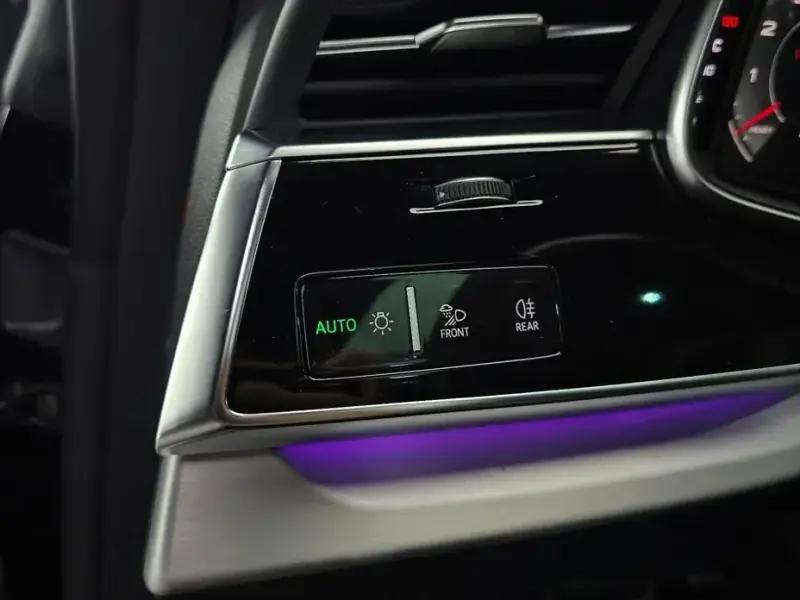 2023 Audi Q8 с пробегом 25 079 км