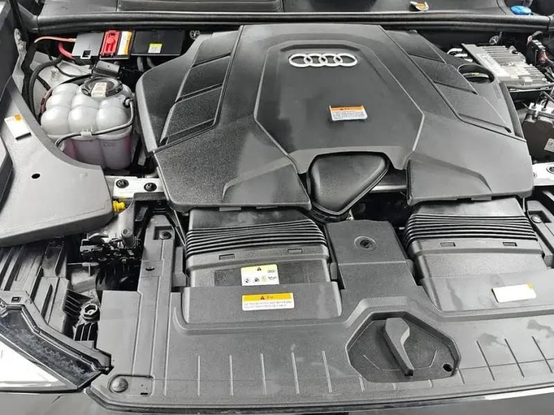 2021 Audi Q8 с пробегом 90 358 км