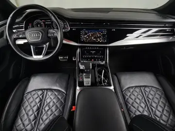 2021 Audi Q8 с пробегом 90 358 км