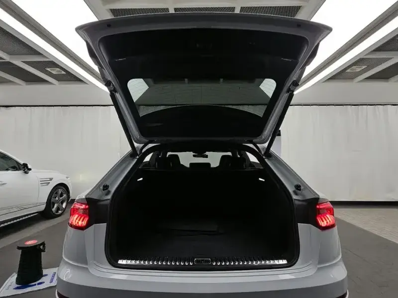 2021 Audi Q8 с пробегом 90 358 км