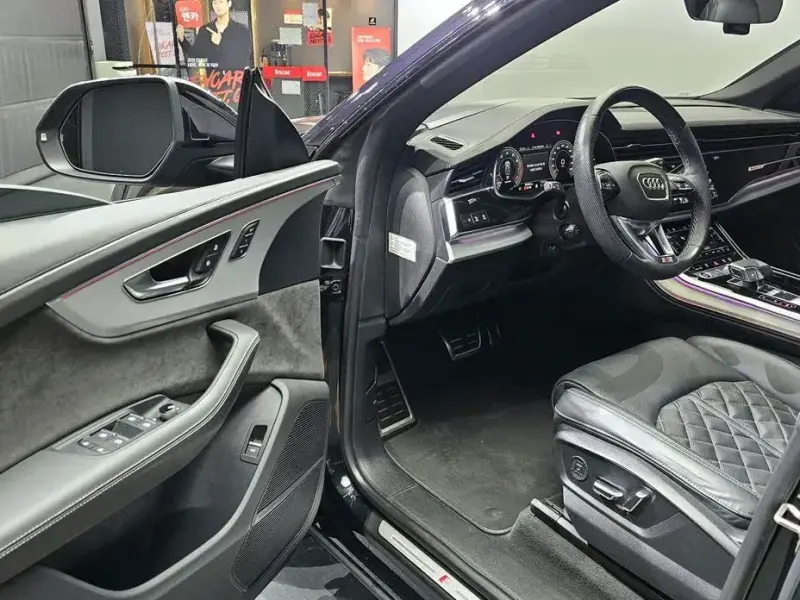 2021 Audi Q8 с пробегом 63 562 км