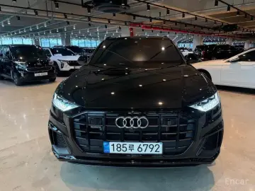 2022 Audi Q8 с пробегом 26 000 км