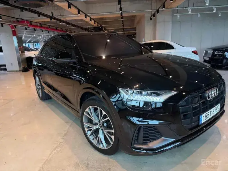 2022 Audi Q8 с пробегом 26 000 км
