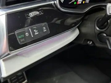 2021 Audi Q8 с пробегом 63 562 км