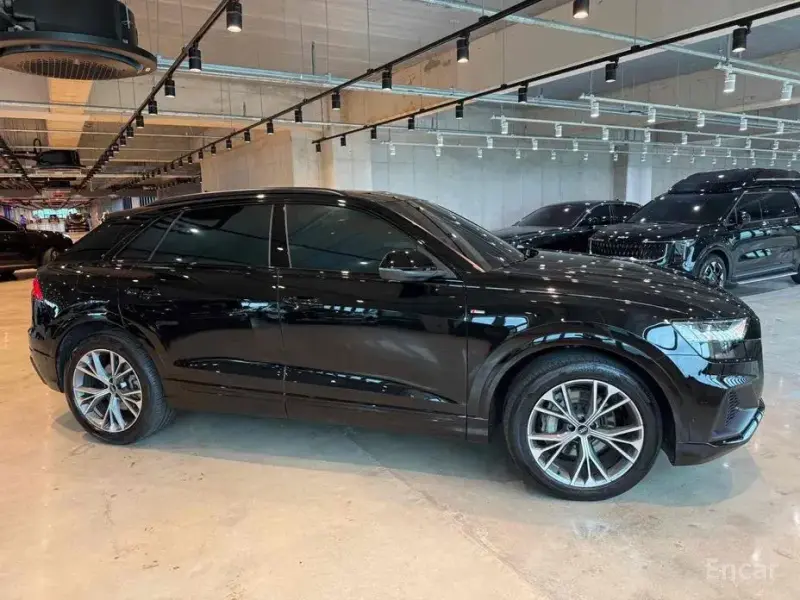 2022 Audi Q8 с пробегом 26 000 км