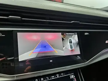 2021 Audi Q8 с пробегом 63 562 км
