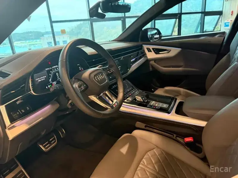 2022 Audi Q8 с пробегом 26 000 км