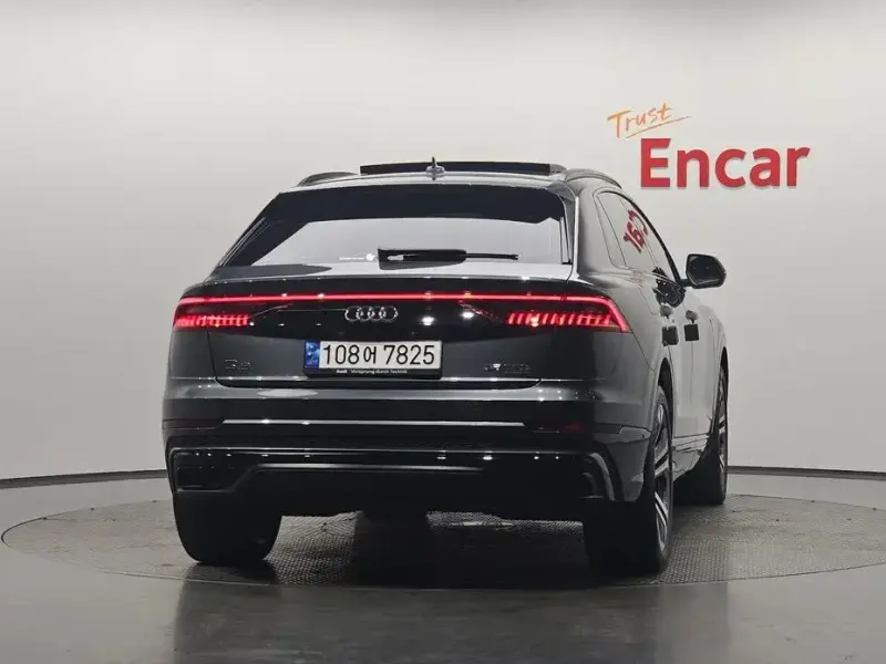 2023 Audi Q8 с пробегом 36 770 км