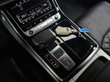 2023 Audi Q8 с пробегом 36 770 км