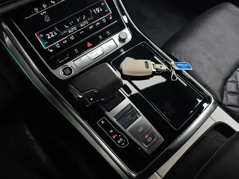 2023 Audi Q8 с пробегом 36 770 км