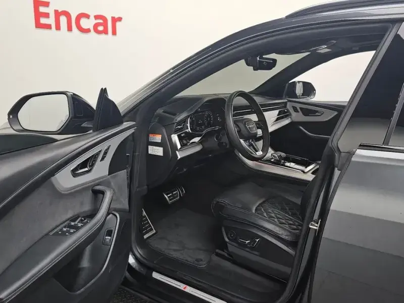 2023 Audi Q8 с пробегом 36 770 км