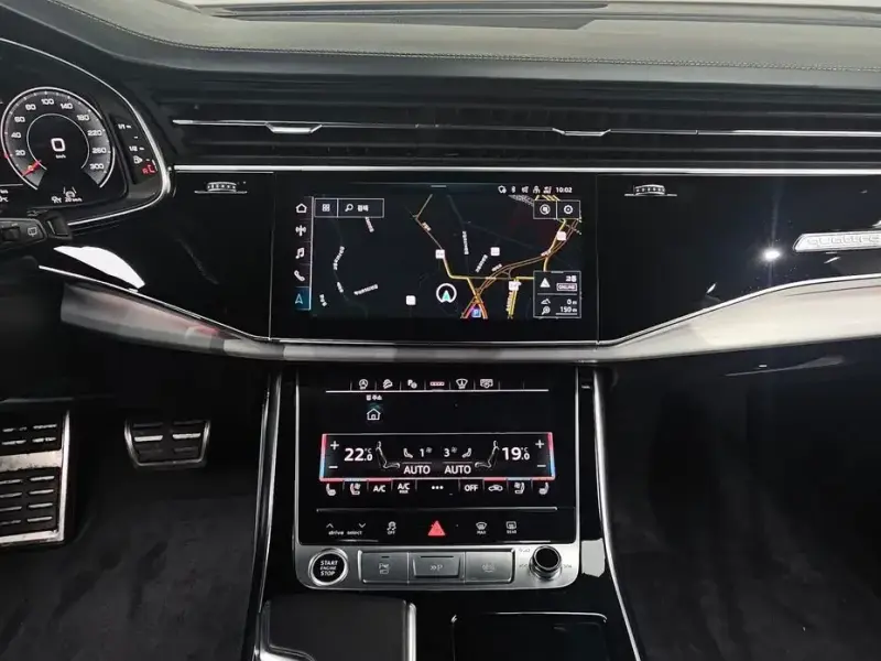 2023 Audi Q8 с пробегом 36 770 км